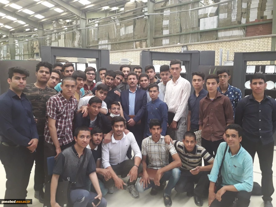 بازدید علمی از کارخانه چینی تقدیس گناباد 6