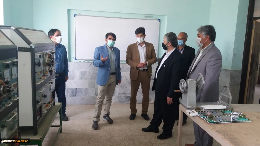 بازدید دکتر خاتمی (رییس دانشگاه فنی و حرفه‌ای خراسان رضوی) از دانشکده فنی گناباد 2