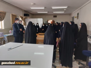 بازدید دانش آموزان هنرستان از آموزشکده فنی و حرفه ای 3